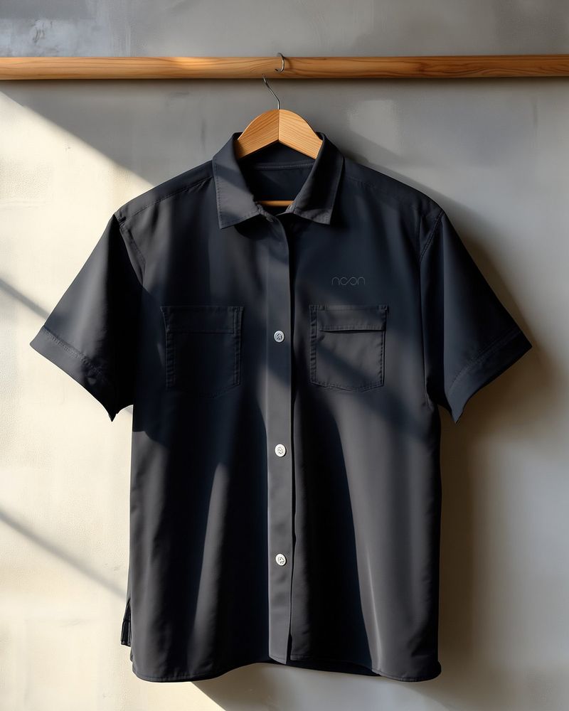 The buttoned work shirt in charcoal